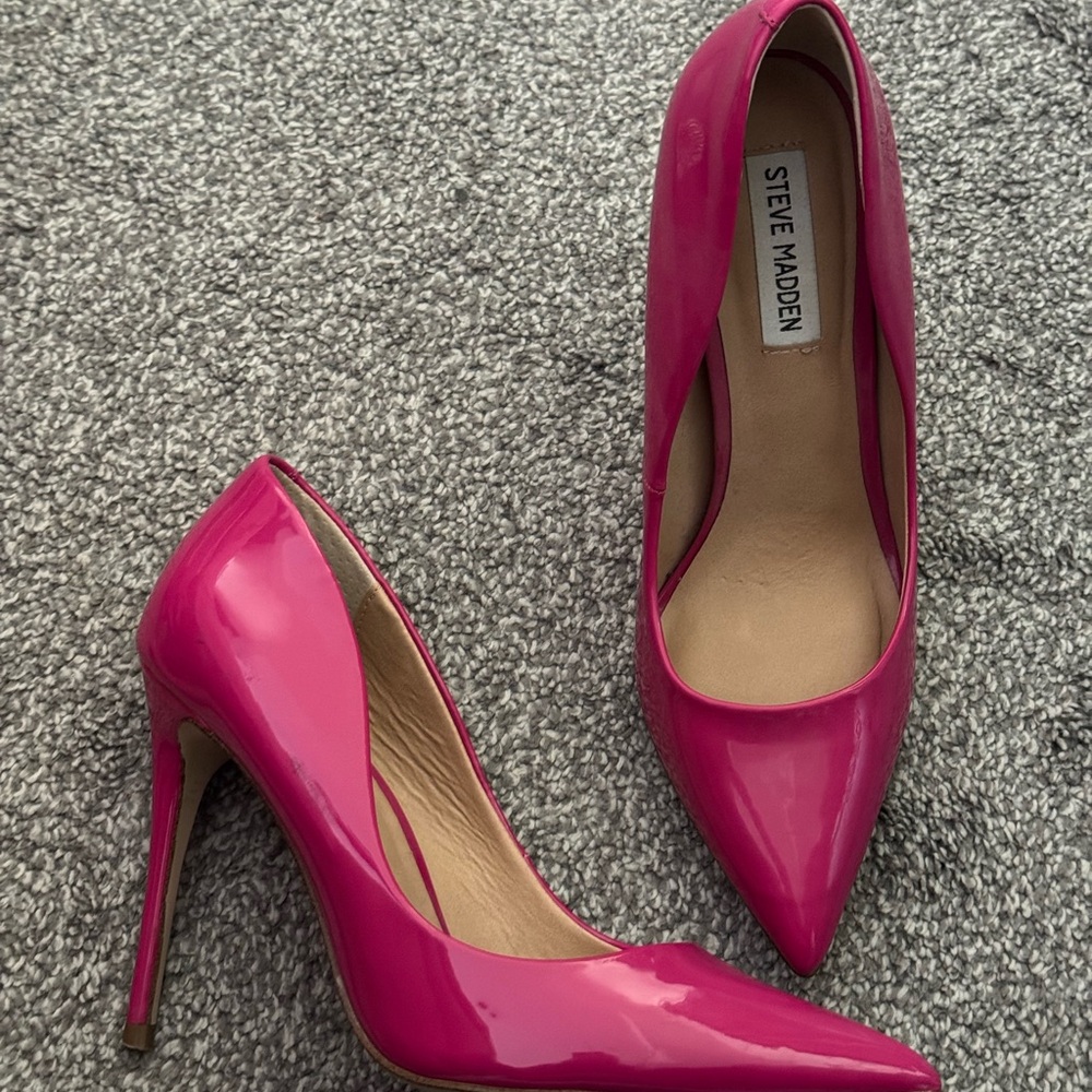 Steve Madden Fuchsia High Heels